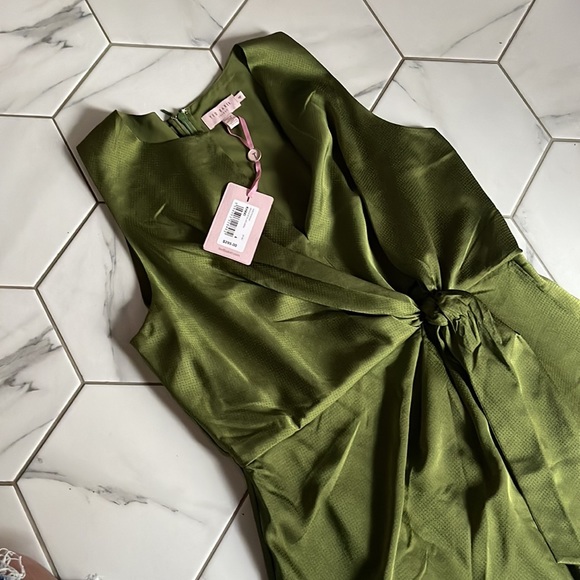 Ted baker Pohshan
Keyhole Detail Midi Dress - Picture 4 of 4